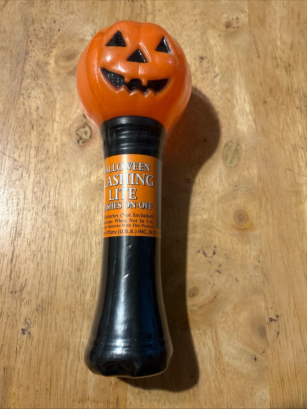 Vintage Jack-O'-Lantern Flashing Handheld Light - Orange & Black